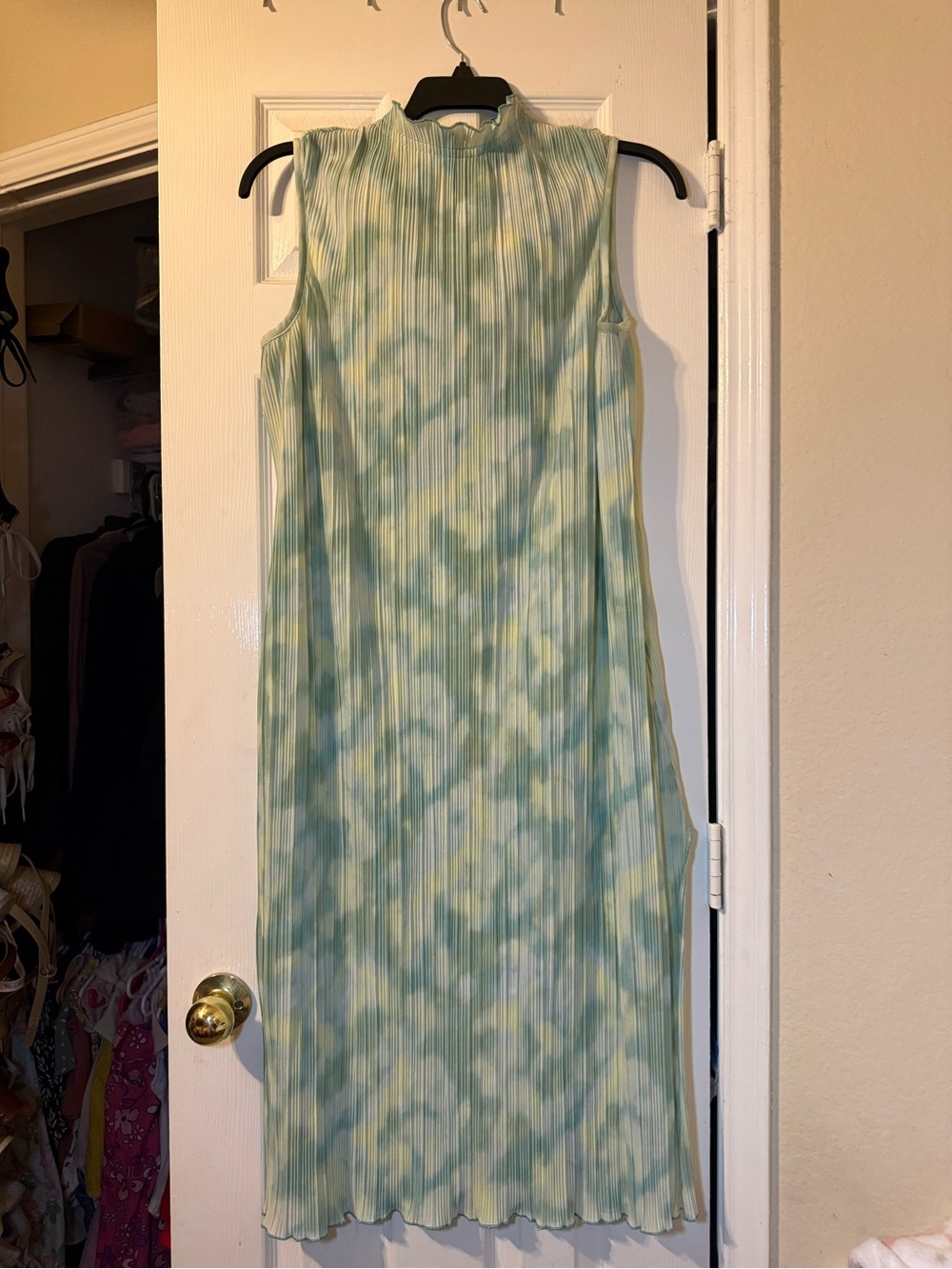 Sleeveless Pleated Maxi Dress in Sage and Cream Tie-Dye